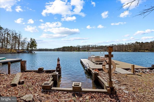 686 LAKE CAROLINE DR, Ruther Glen, VA 22546