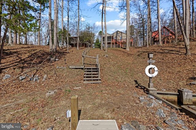 686 LAKE CAROLINE DR, Ruther Glen, VA 22546