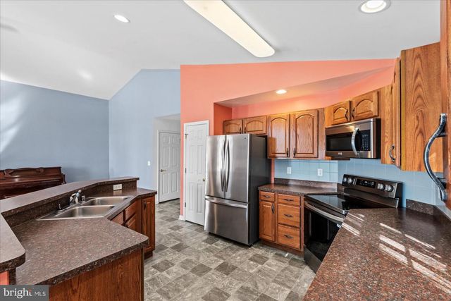 686 LAKE CAROLINE DR, Ruther Glen, VA 22546