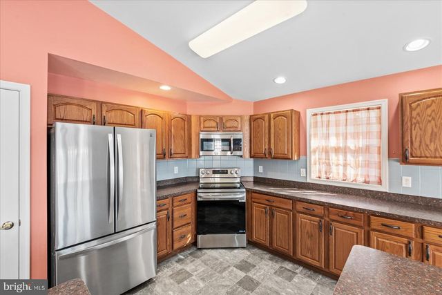 686 LAKE CAROLINE DR, Ruther Glen, VA 22546