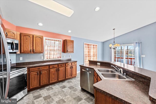 686 LAKE CAROLINE DR, Ruther Glen, VA 22546