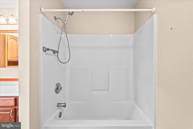 686 LAKE CAROLINE DR, Ruther Glen, VA 22546