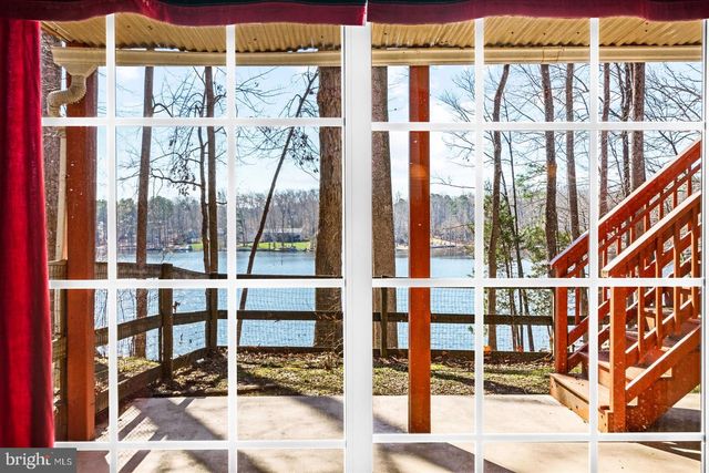 686 LAKE CAROLINE DR, Ruther Glen, VA 22546