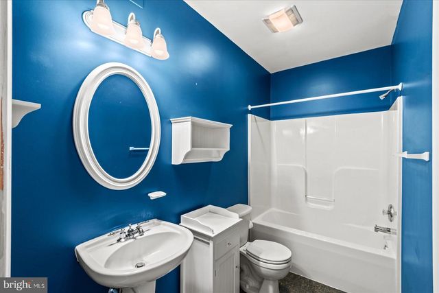 686 LAKE CAROLINE DR, Ruther Glen, VA 22546