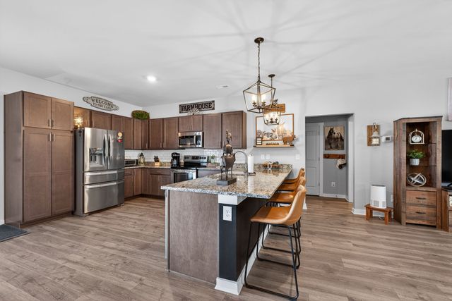 135 Triple Crown Ct, Shelbyville, TN 37160