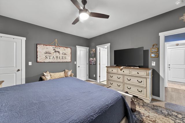 135 Triple Crown Ct, Shelbyville, TN 37160