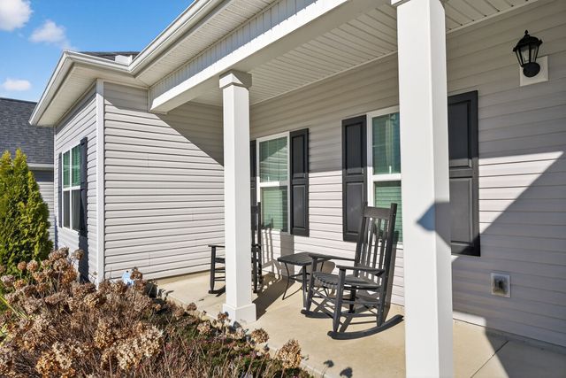 135 Triple Crown Ct, Shelbyville, TN 37160