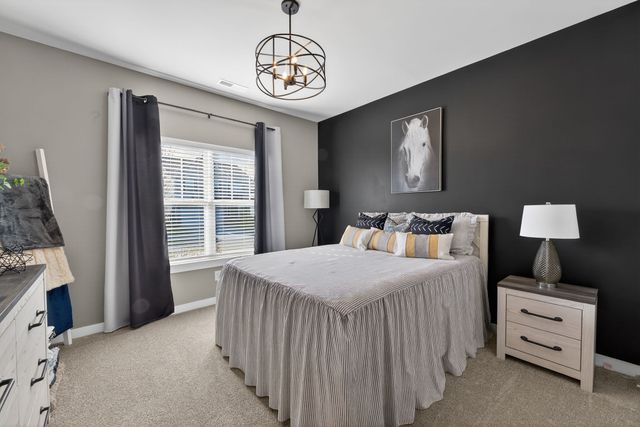 135 Triple Crown Ct, Shelbyville, TN 37160