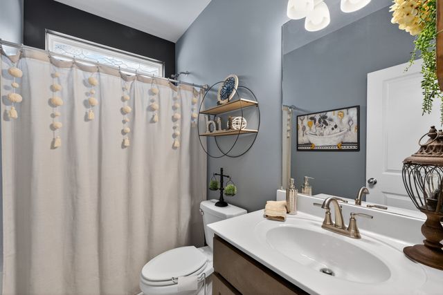 135 Triple Crown Ct, Shelbyville, TN 37160