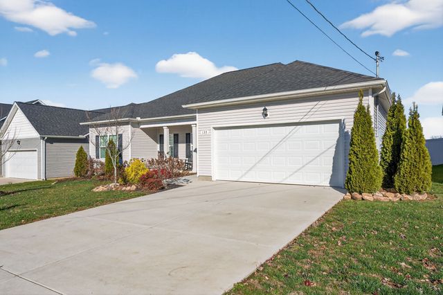 135 Triple Crown Ct, Shelbyville, TN 37160