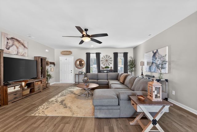 135 Triple Crown Ct, Shelbyville, TN 37160