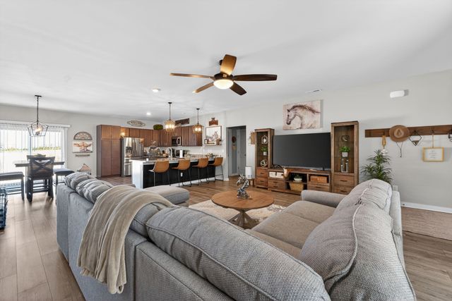 135 Triple Crown Ct, Shelbyville, TN 37160