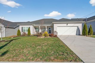 135 Triple Crown Ct, Shelbyville, TN 37160