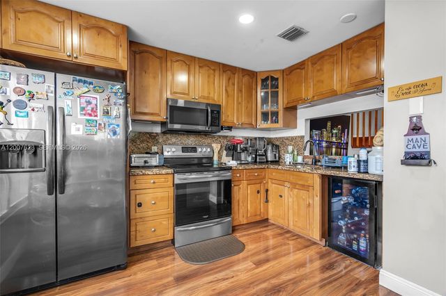 7059 Woodmont Way, Tamarac, FL 33321