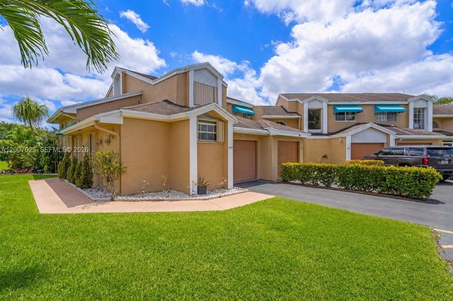 7059 Woodmont Way, Tamarac, FL 33321