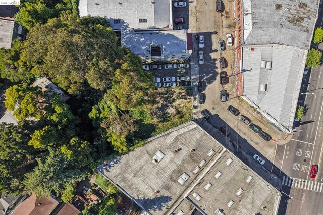 3070 Brook St, Oakland, CA 94611