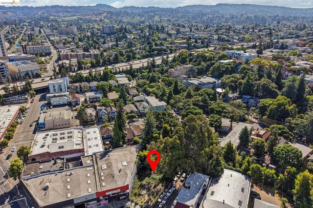 3070 Brook St, Oakland, CA 94611