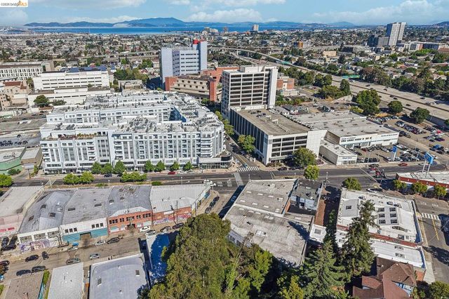 3070 Brook St, Oakland, CA 94611