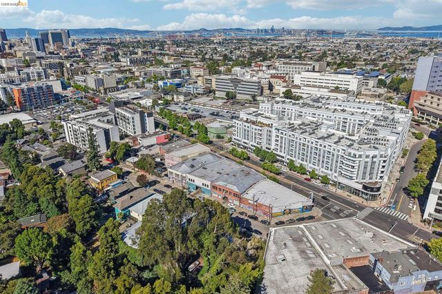 3070 Brook St, Oakland, CA 94611