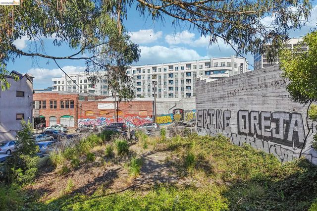 3070 Brook St, Oakland, CA 94611