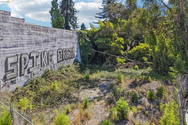 3070 Brook St, Oakland, CA 94611