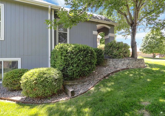 2700 St. Michael Circle, Manhattan, KS 66502