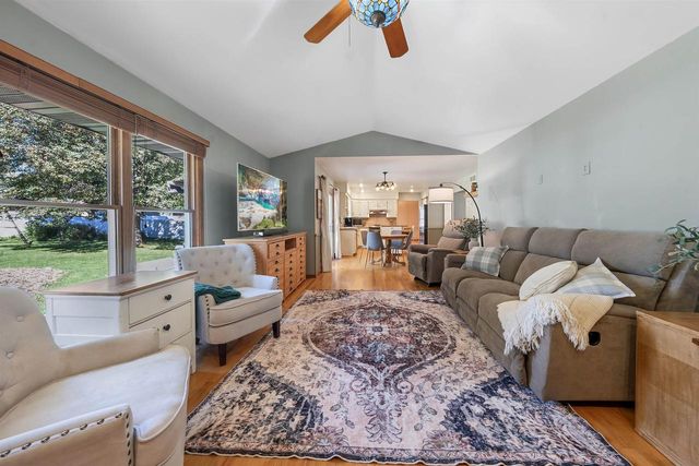 829 MEADOWBROOK DRIVE, Green Bay, WI 54313