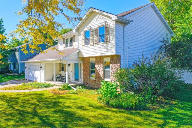829 MEADOWBROOK DRIVE, Green Bay, WI 54313