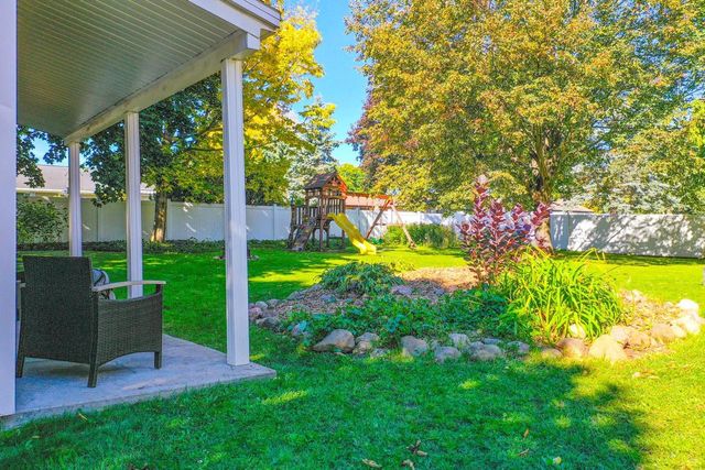 829 MEADOWBROOK DRIVE, Green Bay, WI 54313