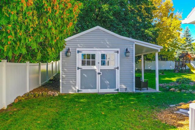 829 MEADOWBROOK DRIVE, Green Bay, WI 54313