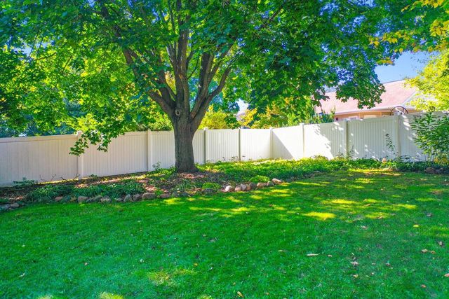 829 MEADOWBROOK DRIVE, Green Bay, WI 54313