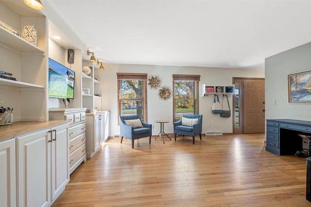 829 MEADOWBROOK DRIVE, Green Bay, WI 54313