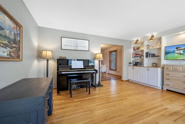 829 MEADOWBROOK DRIVE, Green Bay, WI 54313