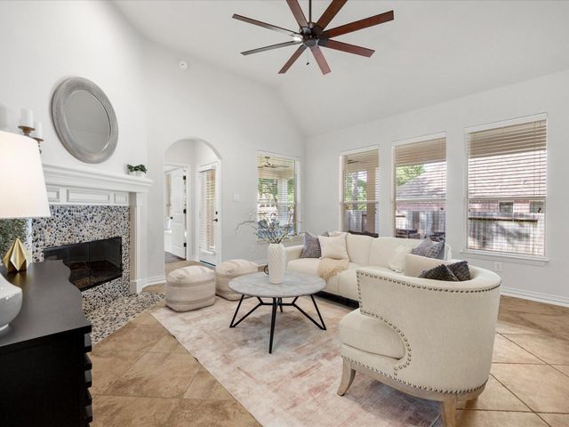 323 Arbor Ridge Lane, Conroe, TX 77384
