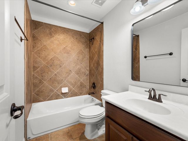 323 Arbor Ridge Lane, Conroe, TX 77384
