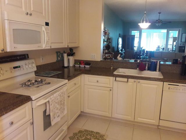 37 Harbour Isle Drive E 106, Fort Pierce, FL 34949