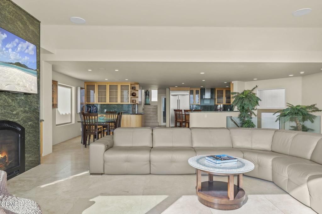 Image 11 of property listing at 3629 Ocean Drive, Oxnard, CA 93035