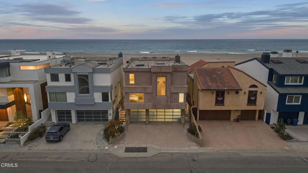 Image 2 of property listing at 3629 Ocean Drive, Oxnard, CA 93035