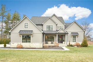 2071 Lanterman Circle, Hinckley, OH 44233