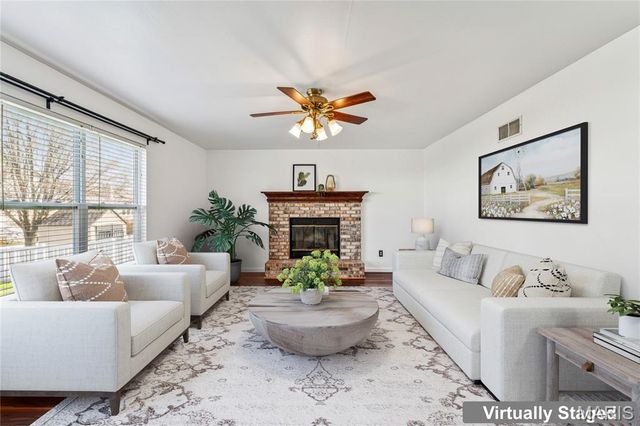 2005 Trio Drive, Wentzville, MO 63385