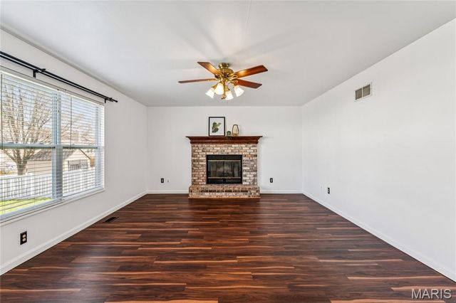 2005 Trio Drive, Wentzville, MO 63385