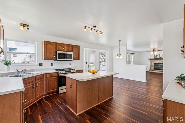 2005 Trio Drive, Wentzville, MO 63385