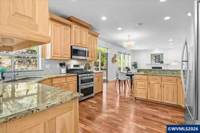 1667 Ptarmigan St NW, Salem, OR 97304