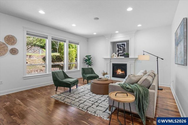 1667 Ptarmigan St NW, Salem, OR 97304