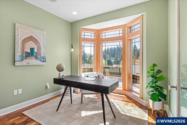 1667 Ptarmigan St NW, Salem, OR 97304