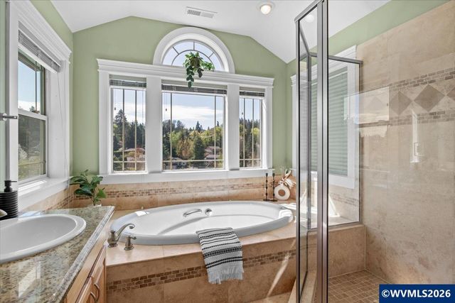 1667 Ptarmigan St NW, Salem, OR 97304
