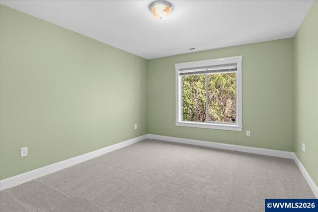 1667 Ptarmigan St NW, Salem, OR 97304