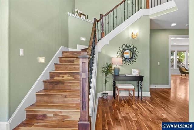 1667 Ptarmigan St NW, Salem, OR 97304