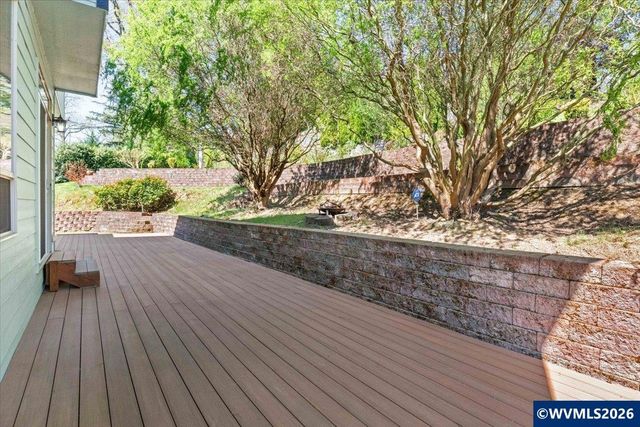 1667 Ptarmigan St NW, Salem, OR 97304