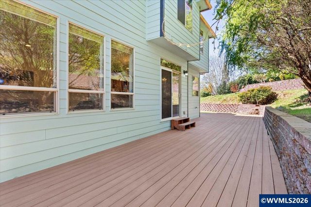 1667 Ptarmigan St NW, Salem, OR 97304